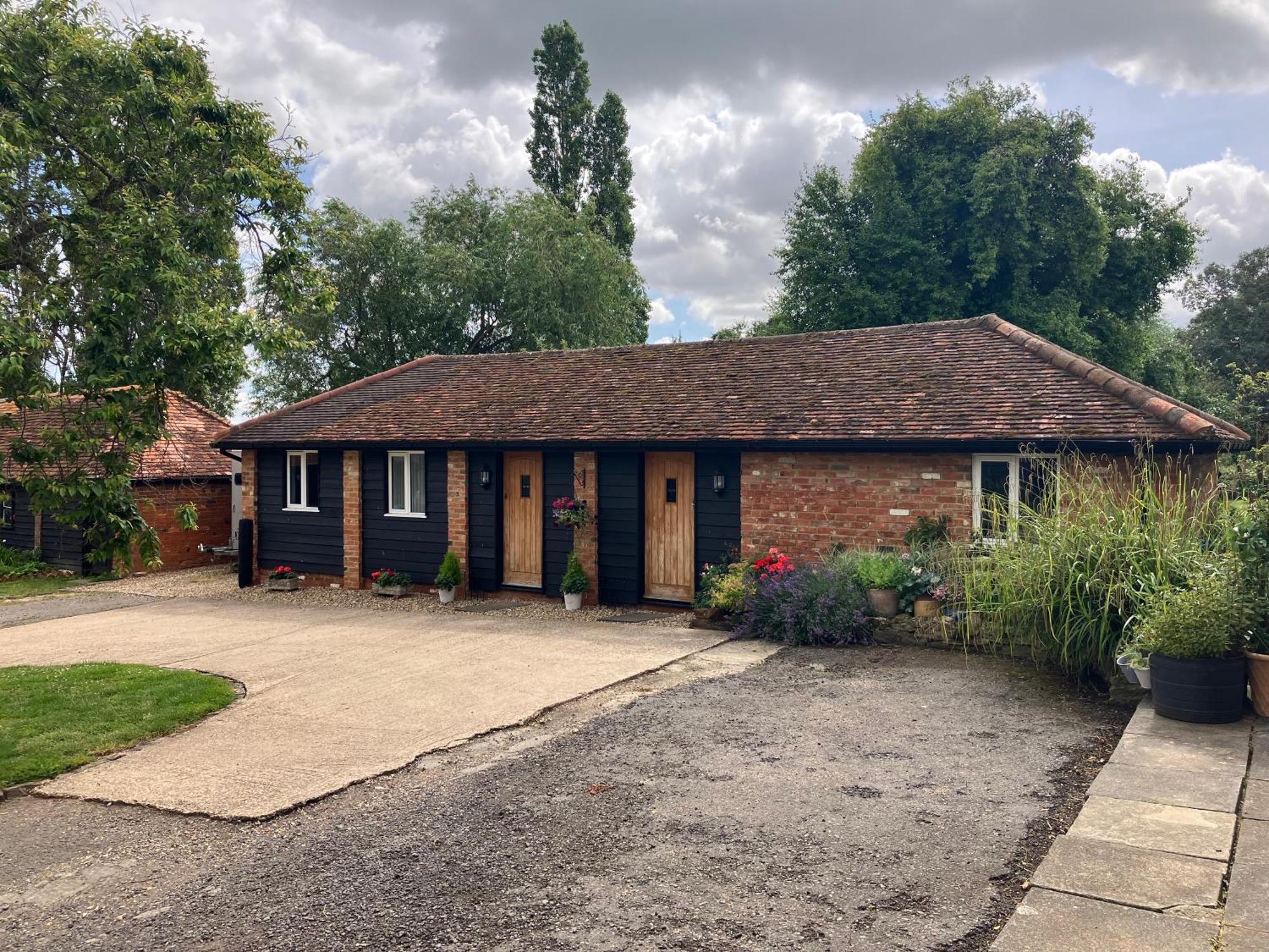 Upper Wood End Farm Holiday Cottages Marston Moreteyne Exterior photo